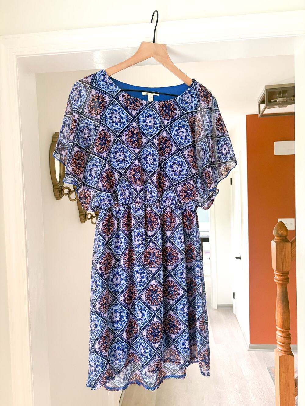 Miami Blue Medallion Flutter Sleeve Mini Dress Medium